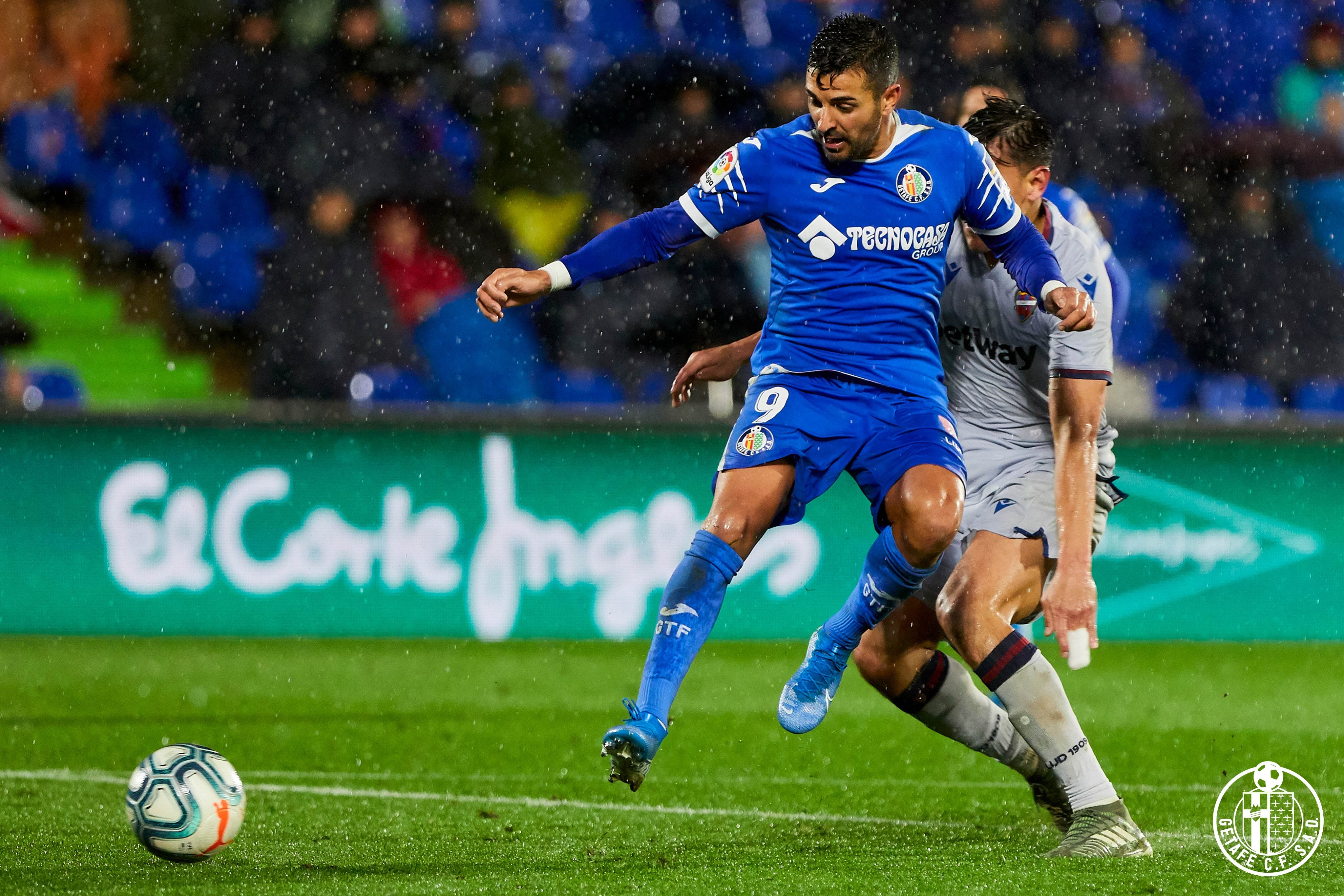 特内里费主场逼平莱加内斯，保持稳定战绩