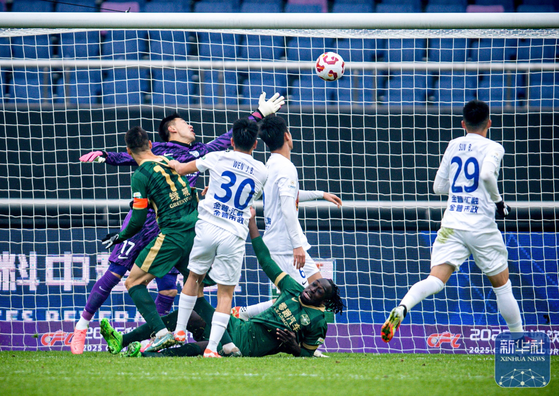 关于精英对决！国内足球联赛重燃激情之火的信息