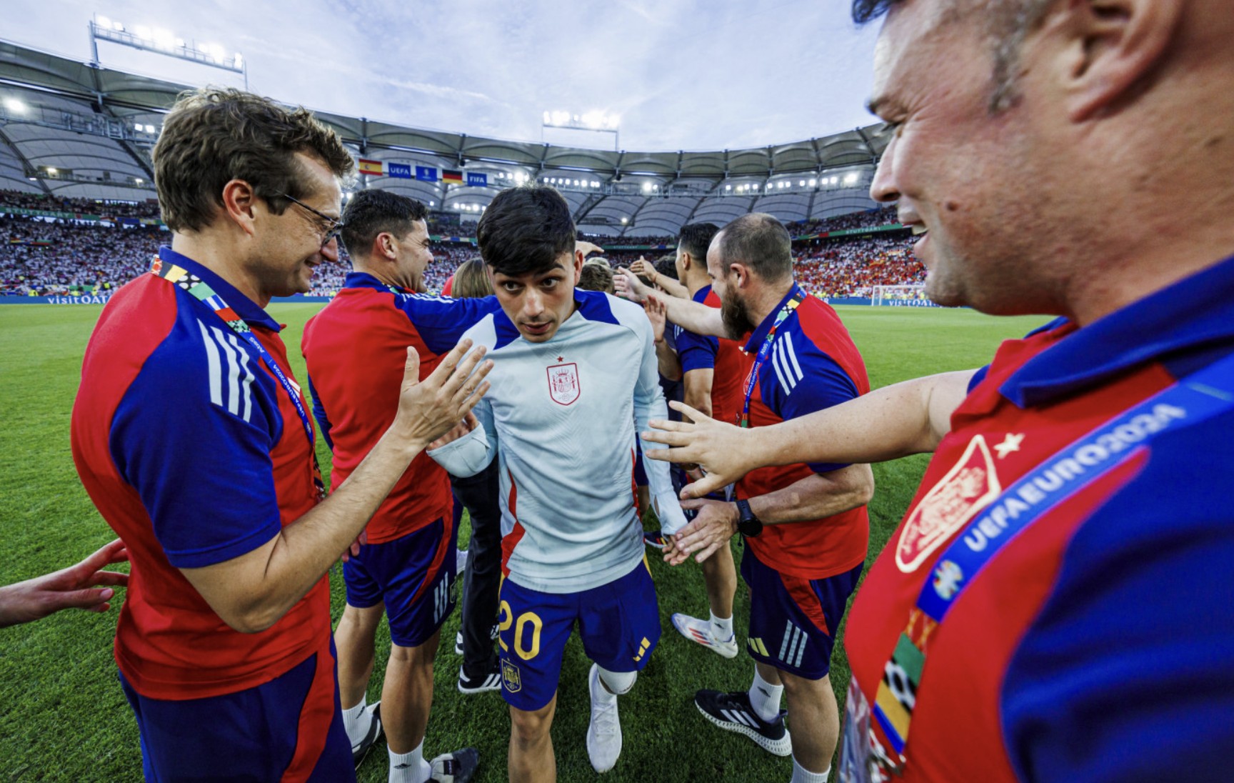 西班牙足球赛场上的明星球员大揭秘！的简单介绍