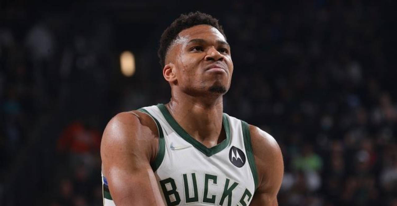 狼队客场进球,逆转对手实现惊艳一战(足球开局点满99的传球值苏白) 狼队客场进球,逆转对手实现惊艳一战(足球开局点满99的传球值苏白)