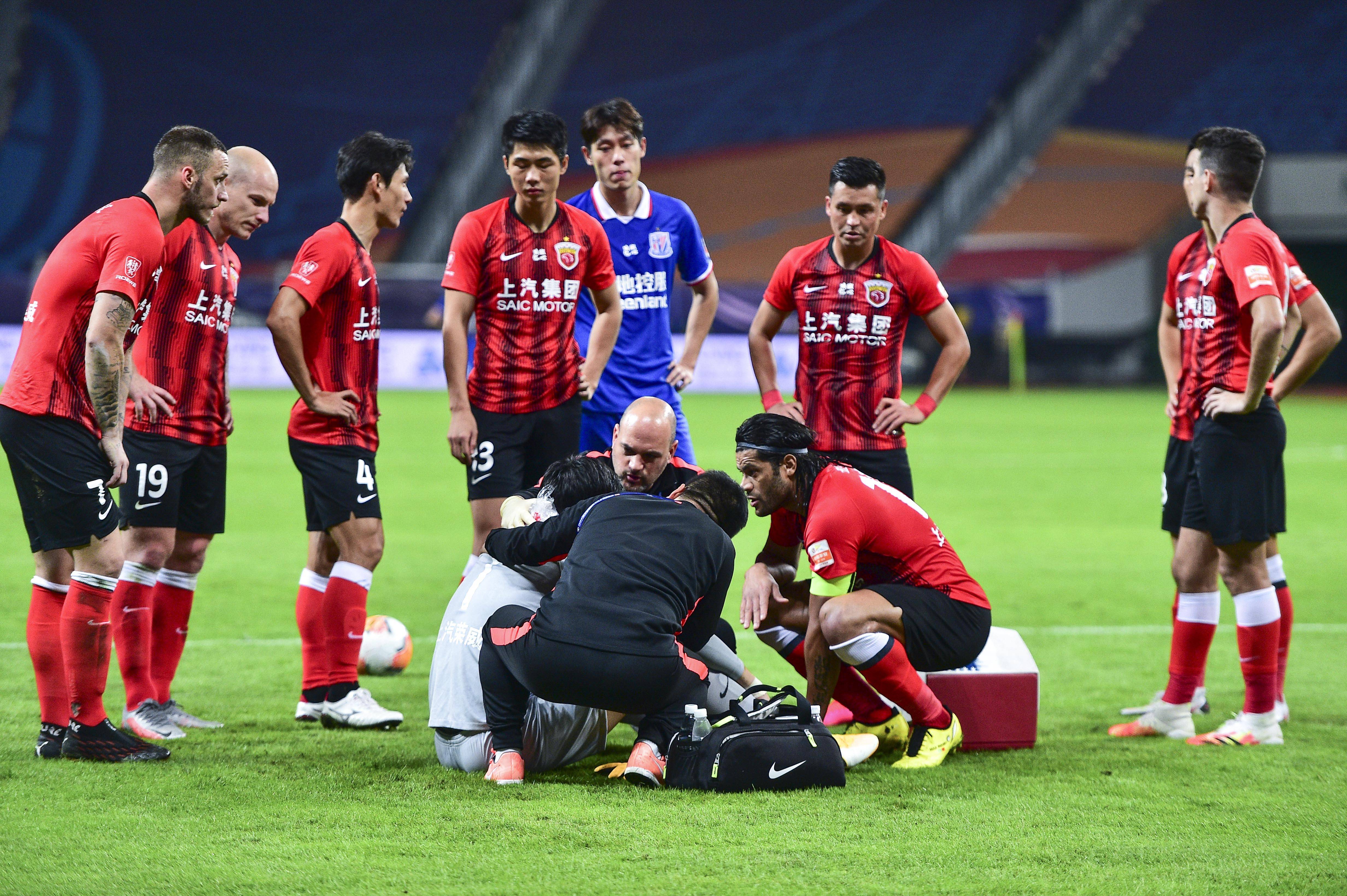 上海绿地申花战平西安华清，联赛排名不变(上海绿地申花足球俱乐部名单)